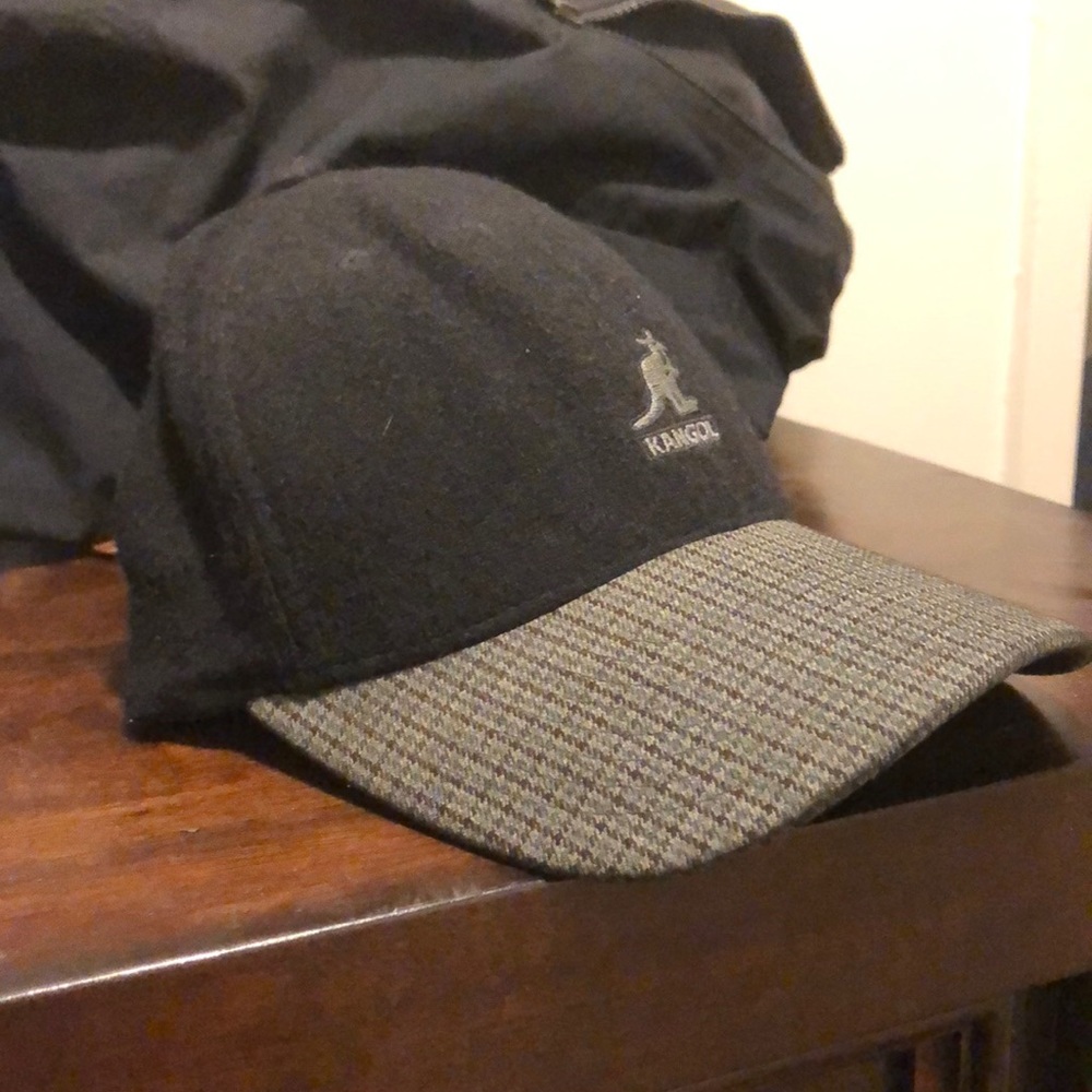 Pre-worn Kangol Wool Stretch Fit hat- S/M